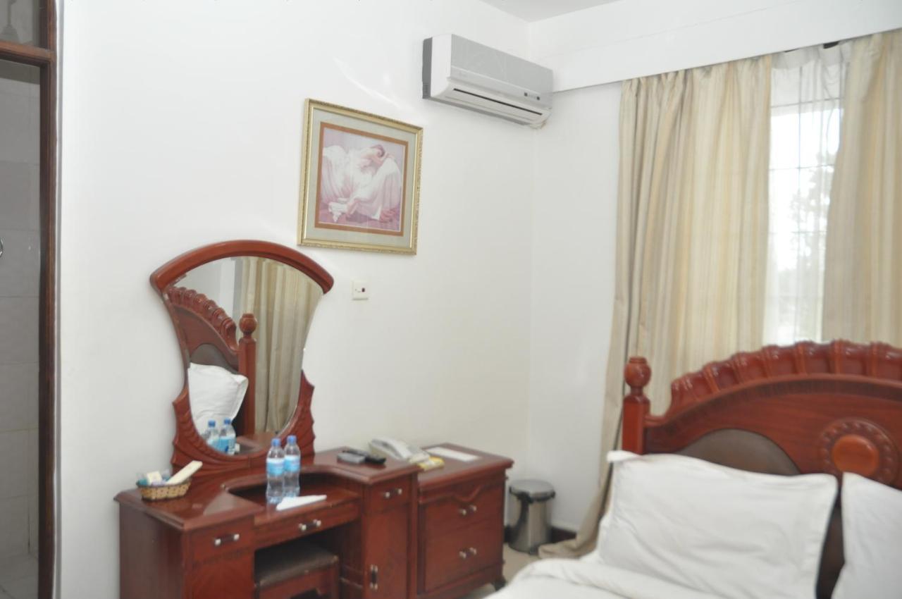 Hotel De Mag Dar es Salaam Exterior foto